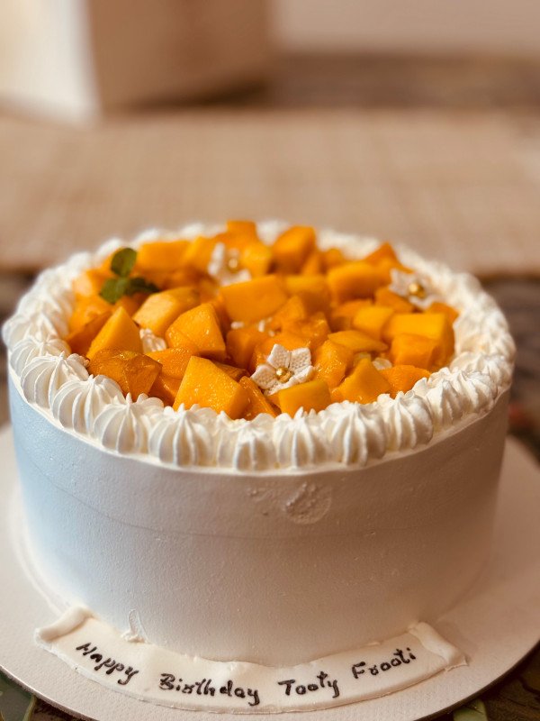 Mango Fresh Cream Cake